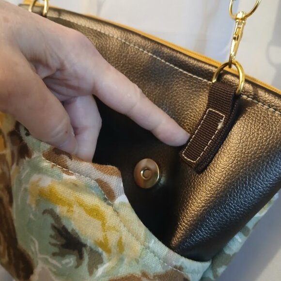 New Travel Sling Crossbody bag Brown Faux Leather Pastel floral canvas Zip Purse - Picture 11 of 12